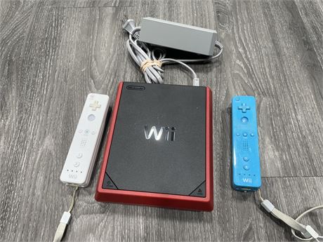 WII MINI CONSOLE WITH 2 CONTROLLERS AND POWER CORD
