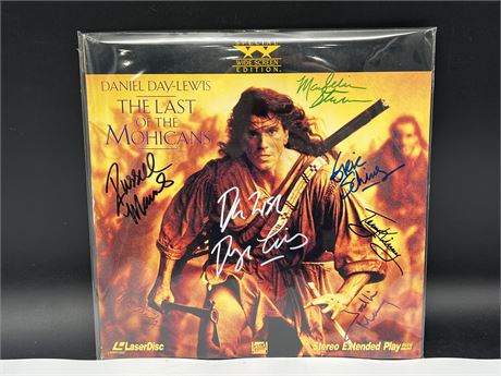 ‘THE LAST OF THE MOHICANS’ CAST SIGNED LASER DISC W/ COA
