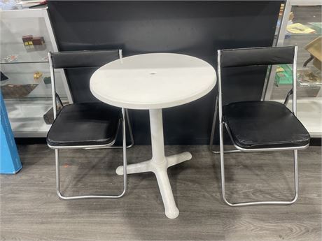 FOLDING BISTRO TABLE WITH 2 MCM FOLDING CHAIRS 23”x28”
