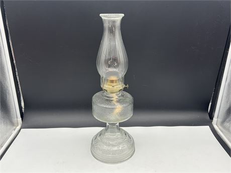 VINTAGE LARGE GLASS EAGLE OIL LAMP - 19”
