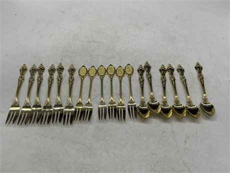 LOT OF 18 GOLD PLATED CUTLERY