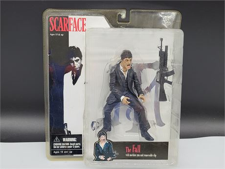 SCARFACE THE FALL MEZCO 2005 (very sought after figure)