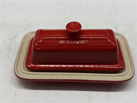 LE CREUSET COVERED BUTTER DISH (8”x4”)