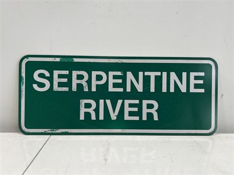 METAL SERPENTINE RIVER ROAD SIGN (29”x12”)