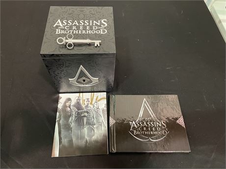 COLLECTABLE ASSASSINS CREED SET
