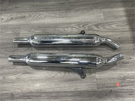 2 TRIUMPH MOTORCYCLE EXHAUST PIPES LEFT/ RIGHT