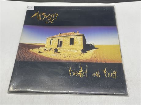 MIDNIGHT OIL - DESEL AND DUST - EXCELLENT (E)