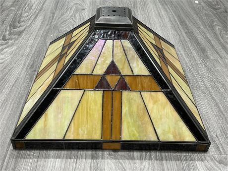 16” SQUARE STAIN-GLASS SHADE - EXCELLENT CONDITION