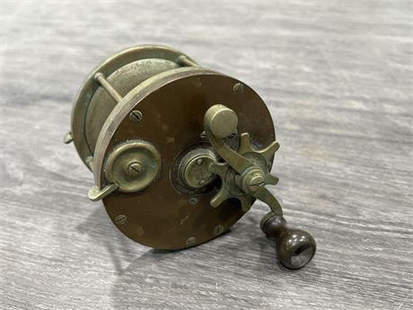 EARLY FISHING REEL - MAKERS MARK IN PHOTOS