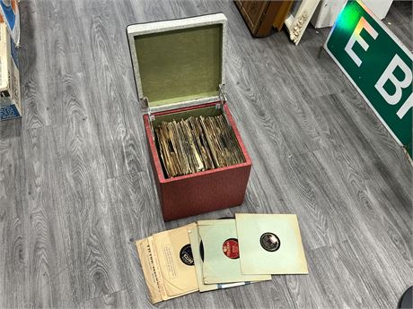VINTAGE RECORD HOLDER W/RECORDS