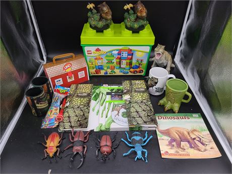 LOT OF ASSORTED TOYS (Lego,Dinosaur,Uno & others)