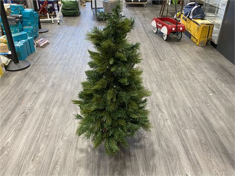 POTTED 4FT CHRISTMAS TREE WITH WHITE LIGHTS - TESTED GOOD