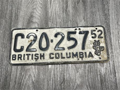 1952 BRITISH COLUMBIA LICENSE PLATE