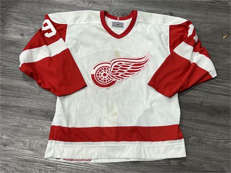 FEDEROV DETROIT RED WINGS JERSEY - HAS STAINS
