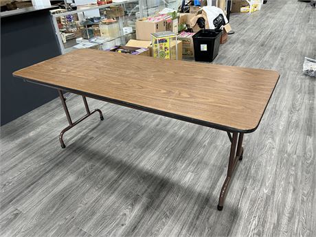 FOLDABLE LARGE WOODEN TABLE - 6FTx30”x29”