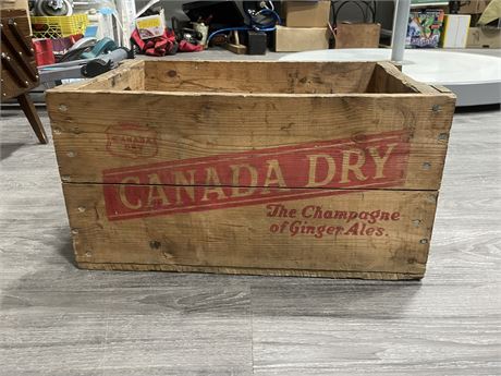 VINTAGE CANADA DRY CRATE (19”x12”)