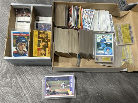 VINTAGE SPORTS CARDS LOT - INCLUDES CASE OF NOLAN RYAN CARDS