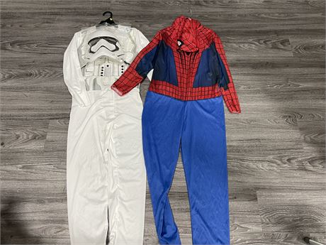 2 SIZE 10-12 STAR WARS / AVENGERS COSTUMES W/MASKS