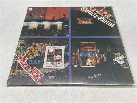 GENTLE GIANT LIVE - PLAYING THE FOOL 2LP - NEAR MINT (NM)