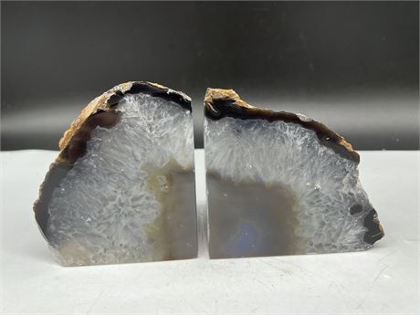 PAIR OF AGATE BOOKENDS 4.5”