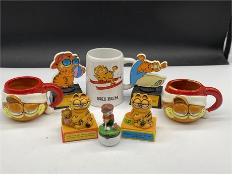 LOT OF 5 VINTAGE GARFIELD COLLECTIBLES + 3 MUGS