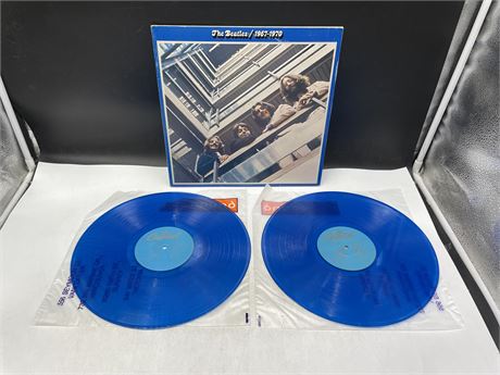 THE BEATLES - 1967-1970 W/ 2 LP’S, BLUE VINYLS, & GATEFOLD - VG