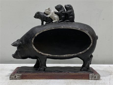 PIG MENU BOARD (12”X10.5”)