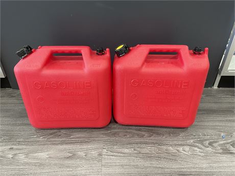 (2) NEW 20L JERRY CANS