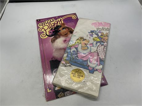 2 SEALED 1980 MISS PIGGY COLLECTABLES