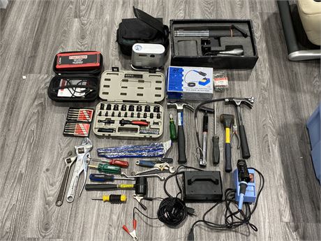 LARGE LOT OF ASSORTED TOOLS