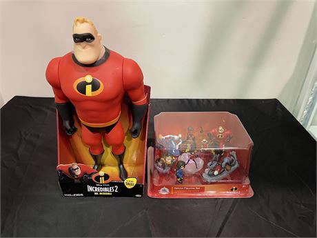 2 INCREDIBLES TOYS IN BOX