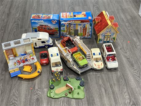 LARGE LOT OF VINTAGE PLAYMOBIL TOYS & OTHER