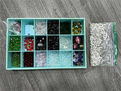 LOT OF BEADS / MISC FOR NECKLACE MAKING