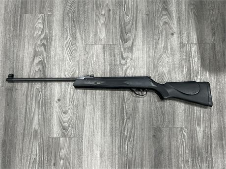 HATSAN .177 CAL PELLET GUN - 495FPS