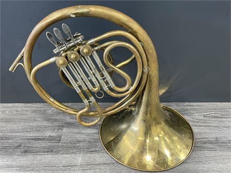 ANTIQUE FRENCH HORN