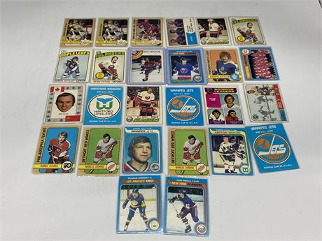 26 VINTAGE NHL CARDS