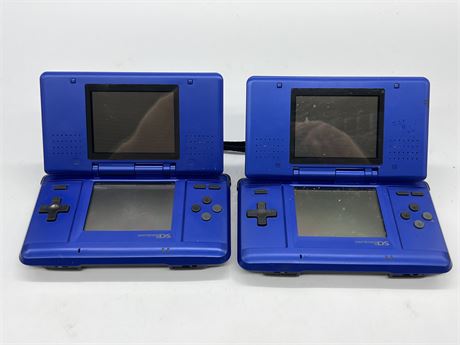 2 NINTENDO DS HANDHELDS - UNTESTED / NO CHARGER
