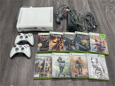 XBOX 360 COMPLETE W/ 9 GAMES - WORKS