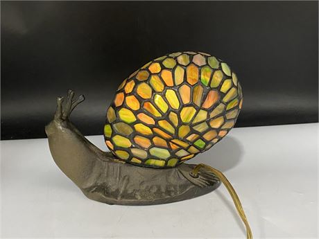 STAINED GLASS SNAIL LAMP (7”x6”)