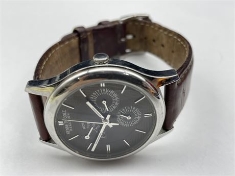 KENNETH COLE DAY DATE MENS WATCH