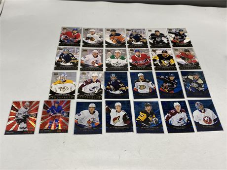 (23) 2021 SKYBOX PREMIUM PROSPECTS CARDS & 2 UD ALLURE CARDS