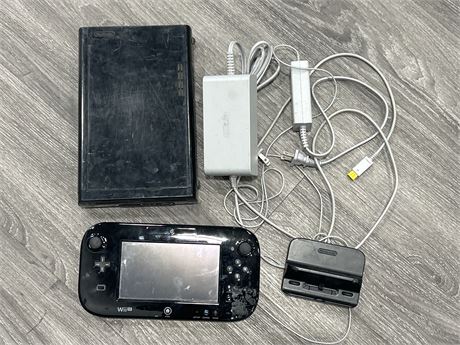 WII U LOT - SYSTEM, CORDS, & GAME PAD