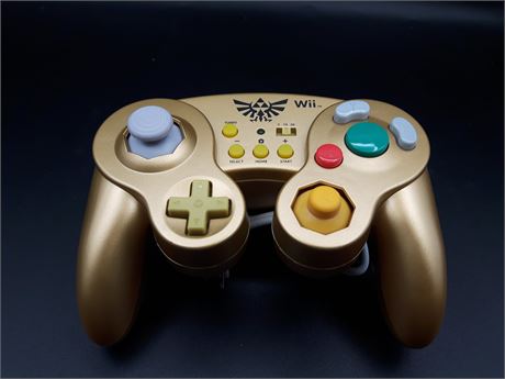 ZELDA GAMECUBE STYLE CONTROLLER FOR WII - MINT