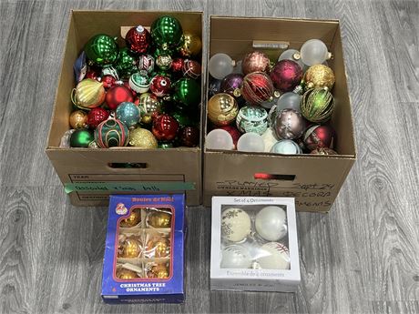 LARGE LOT OF ASSORTED CHRISTMAS ORNAMENTS - SOME VINTAGE