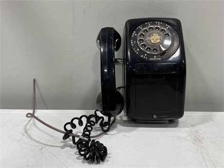 VINTAGE BLACK WALL MOUNTED ROTARY PHONE