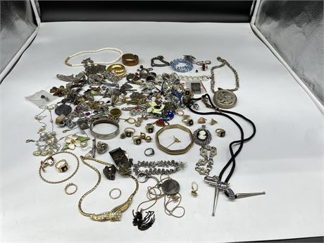 LOT OF MISC JEWELRY - VINTAGE RHINESTONE PIECES - SOME STERLING