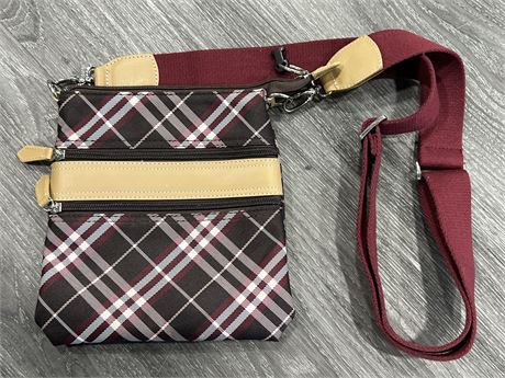 BURBERRY CROSS BODY BAG - AUTHENTICATION UNKNOWN