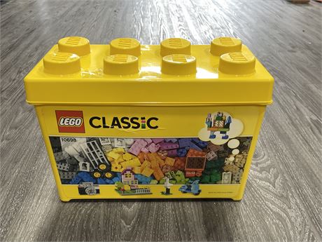 BOX OF ASSORTED CLASSIC LEGO