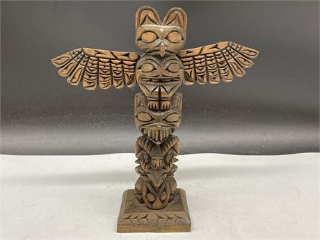 MID CENTURY NATIVE TOTEM - HAND CARVED SIGNED RAY WILLIAMS (9”)