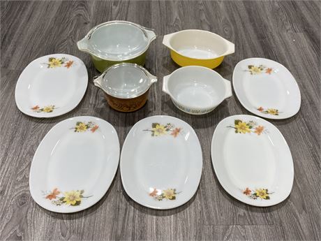 5 PYREX PLATES & 4 PYREX DISHES (2 with lids)